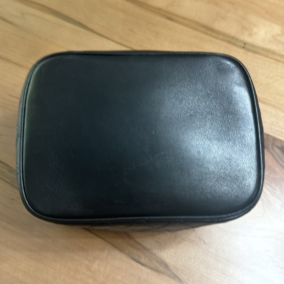 Chanel makeup bag/case - Picture 8 of 11